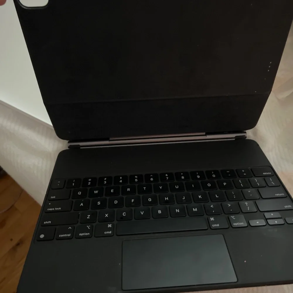 Apple I pad magic keyboard